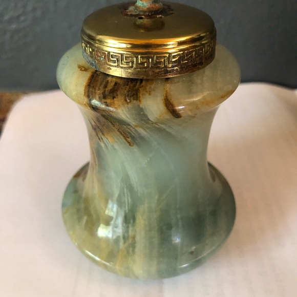 Italian onyx blue green vintage collectible with brass tops salt and pepper set - Picture 5 of 11